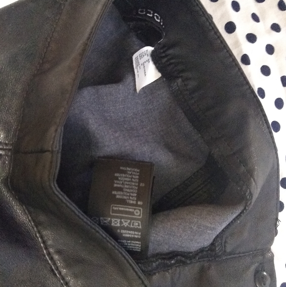 🔥 Pleather Mini 🔥 - Picture 3 of 5